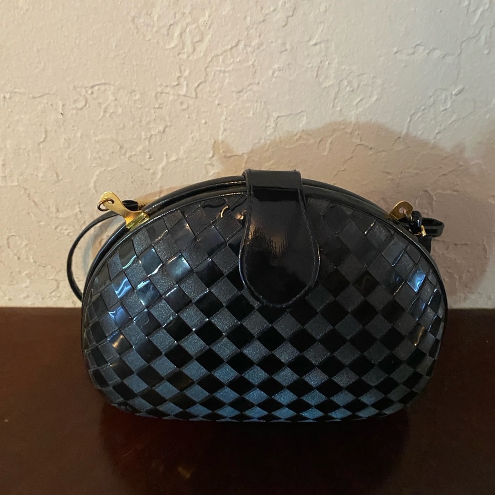 Vintage 1980's Small Black Woven Patent Leather Clutch Box Bag Crossbody Strap - Picture 9 of 10